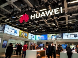 Huawei подала в суд на