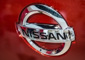 Чистая прибыль Nissan в